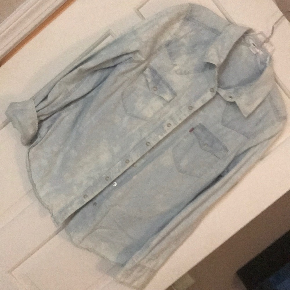 Levi shirt